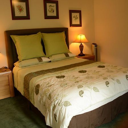 Les Noyers Aulnay Bed and Breakfast Aulnay  Eksteriør billede